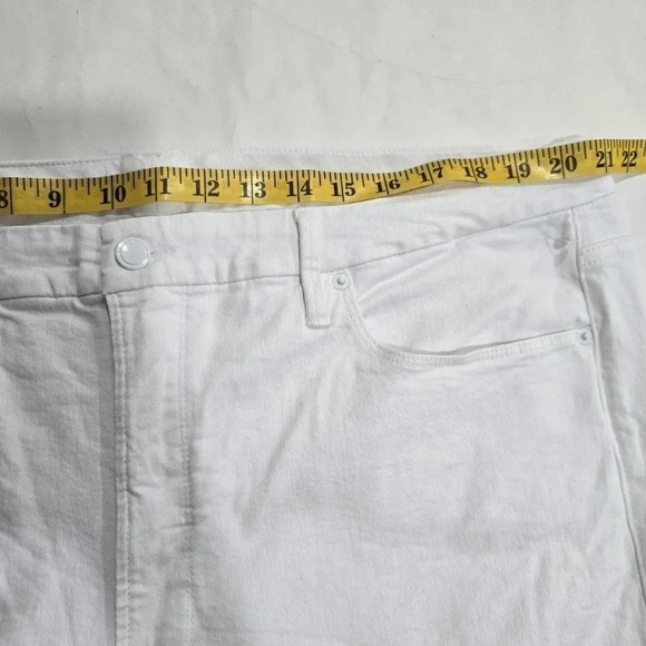 NWT Good American Women's Good Legs Straight Jeans Raw Hem White Size 24 Plus - Picture 5 of 8